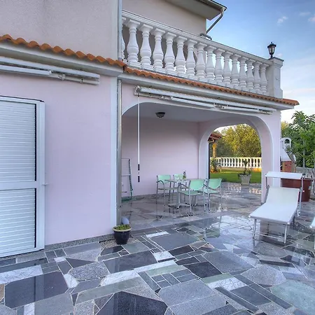 Buric Fw 2 Mit Garten Und Grill Apartament *